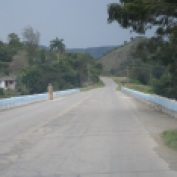 Puente de Miguel hacia El Caró